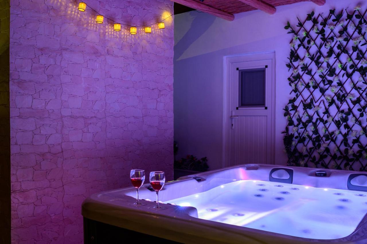 Heart Of Oia - Private House With Jacuzzi Leilighet Eksteriør bilde
